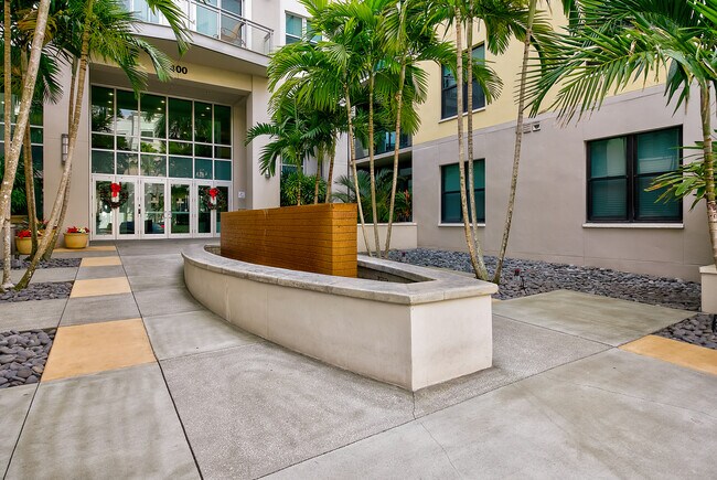 Building Photo - 400 4th Ave S