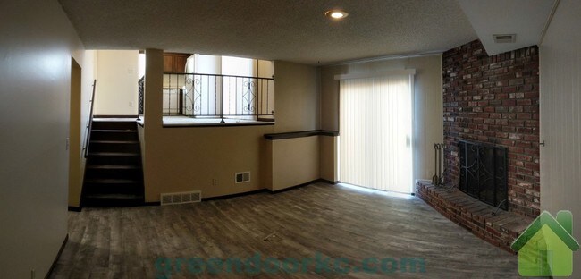 Building Photo - 841 S Lindenwood Dr