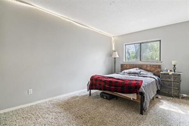 Foto del edificio - 549 Blossom Field Road