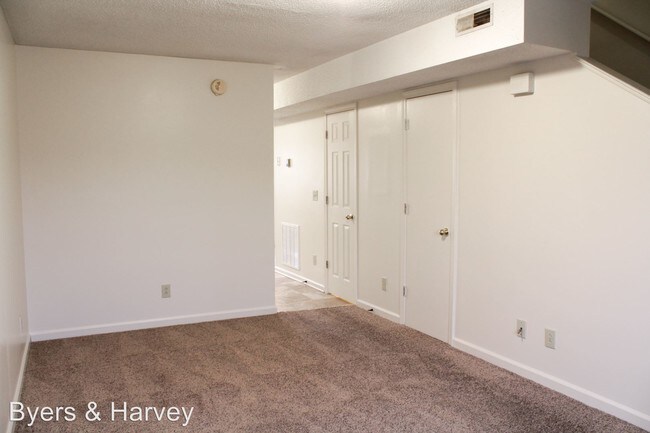 Building Photo - 330 Audrea Ln