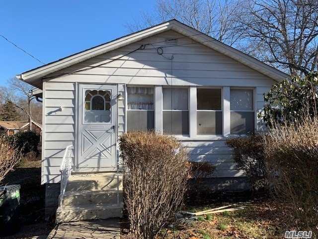 Primary Photo - 35 Brightwaters Dr