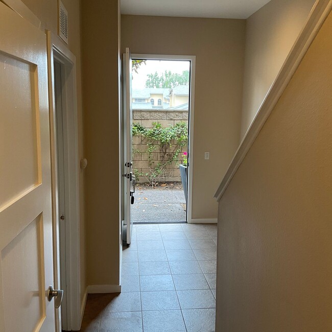 Building Photo - For Lease: 3 Bedroom 3 Bath Condo at the D...