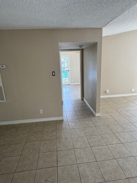 Foto del edificio - 17401 Red Oak Dr