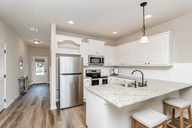 Building Photo - 2800 S Roth Ave