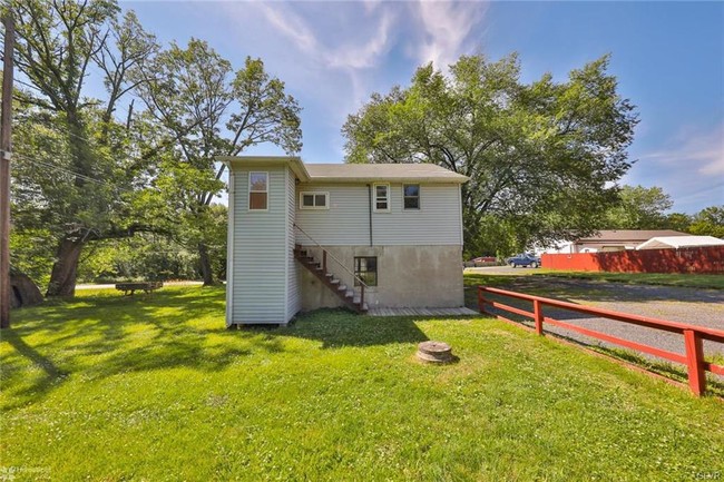 Building Photo - 176 E Moorestown Rd