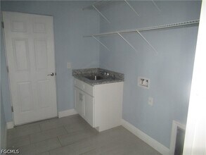 Building Photo - 4230 NW 32nd Terrace