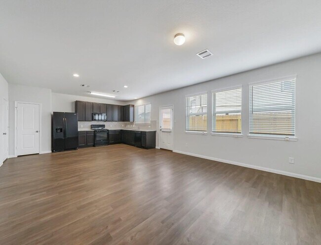 Foto del edificio - 22114 Sovereign Hts Ln.