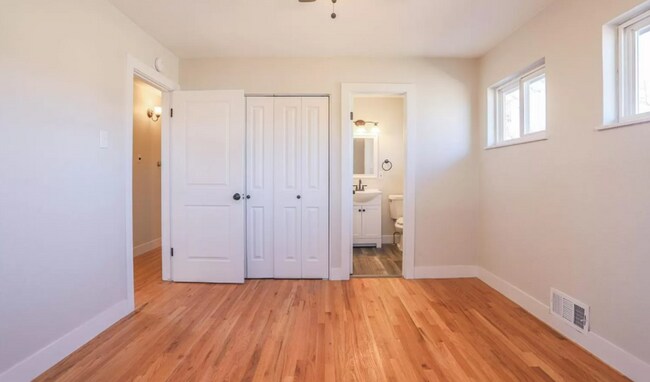 Building Photo - 2530 Cottonwood Drive