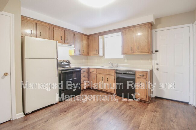 Foto del edificio - 371 Peabody Dr