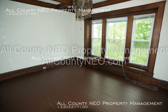 Foto del edificio - 739 Sumner St. 4 bed, 1 bath