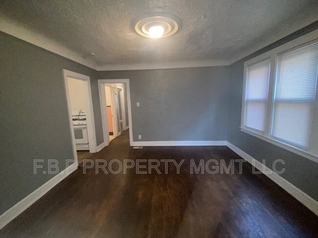 Building Photo - 3831 Waverly St