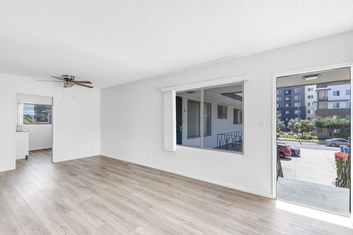 Foto principal - 6120 Radford Ave