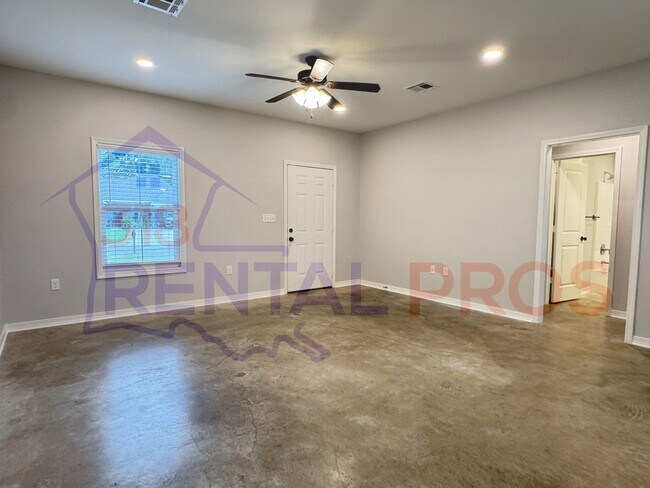 Foto del edificio - 3, Bed 2 Bath Home in Choudrant!