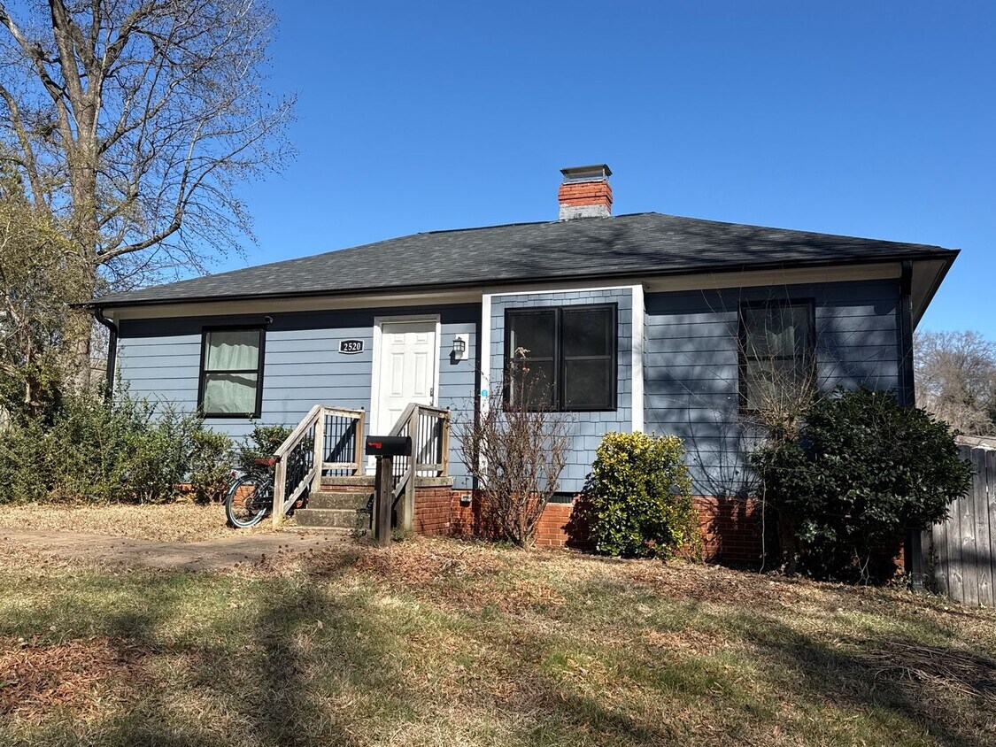 Foto del edificio - Coming Soon: T.R. Lawing Realty Property