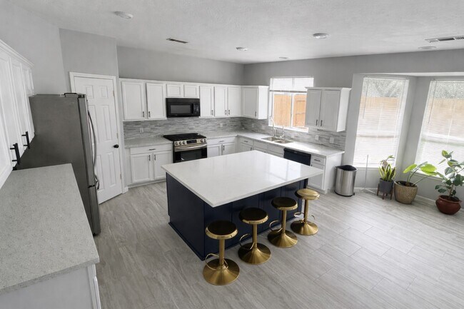 Foto del edificio - 18315 Water Mill Dr