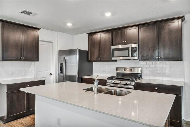 Foto del edificio - 7236 Dancing Wind Ln