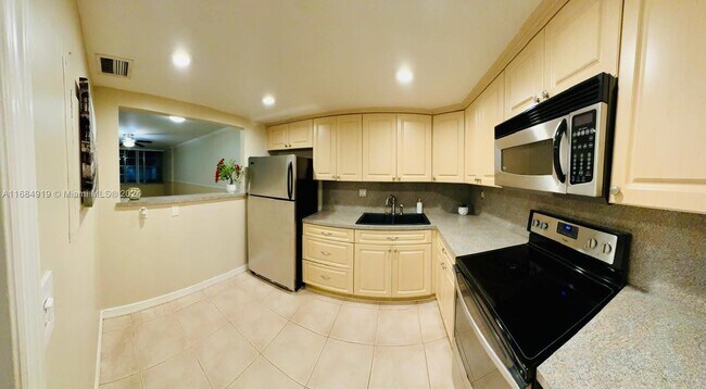 Foto del edificio - 2731 Taft St