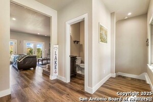 Foto del edificio - 1216 Canyon Lake Dr