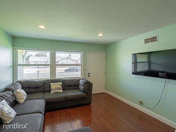 Foto del edificio - 3 br, 2 bath House - 4190 Hines Ave