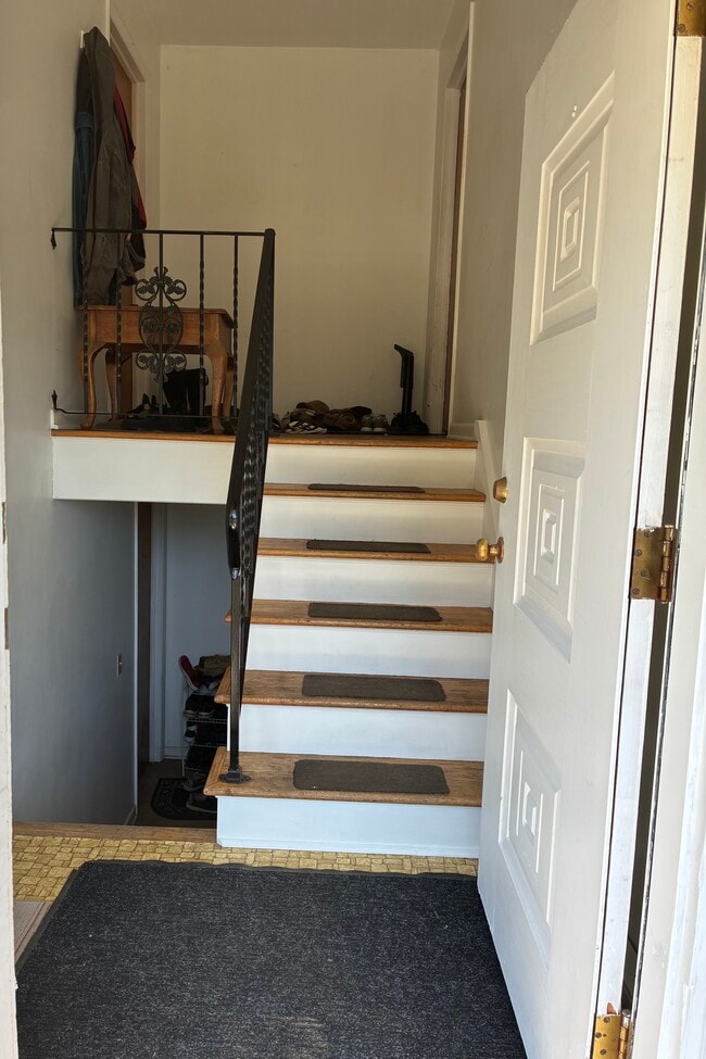 Building Photo - 2923 W Lydius St