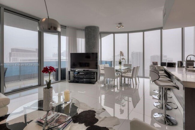 Building Photo - 200 Biscayne Boulevard Way