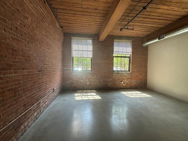 Building Photo - 88 Gerrish Ave