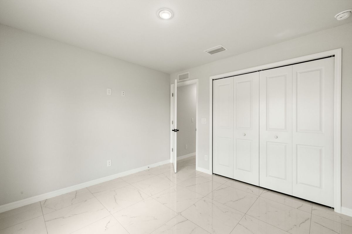 Foto del edificio - 917 Hepburn Ave