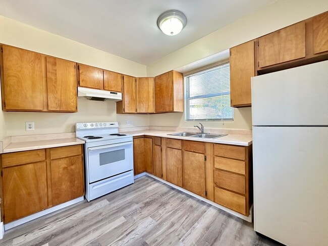 Building Photo - Charming 2-bedroom, 1-bathroom house