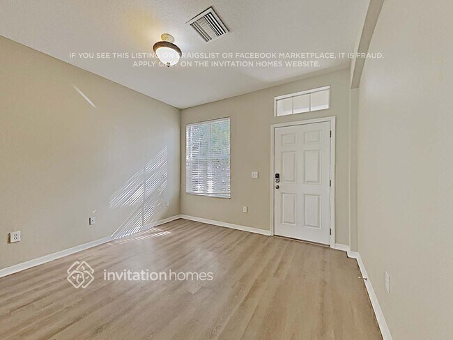 Foto del edificio - 8211 Crescent Moon Dr