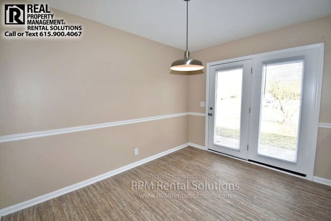 Building Photo - 2Bd/1.5 Bath updated townhome, right by MTSU! washer and dryer included, just $1295/mo!