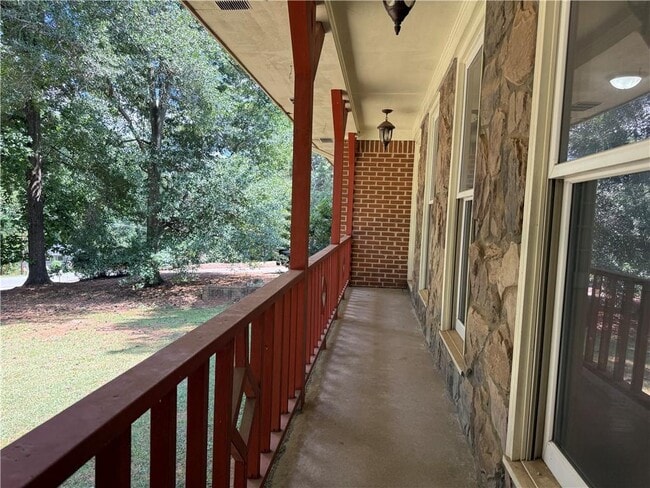 Foto del edificio - 3155 Oak Dr