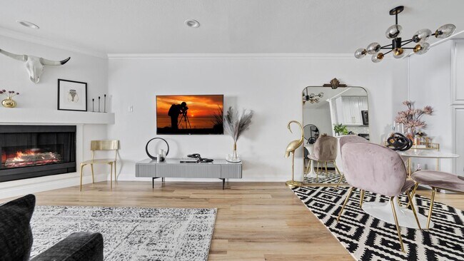 Living room - 5500 Owensmouth Ave