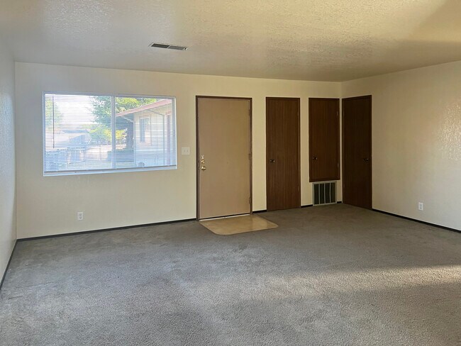 Foto del edificio - 2368 Blue Jay Ct