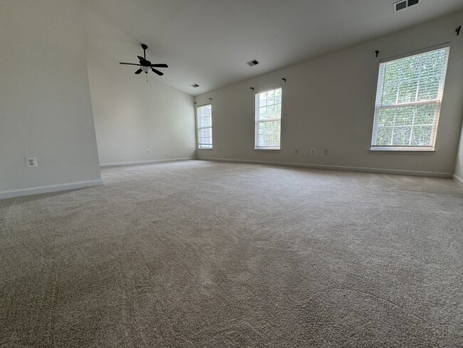 main bedroom - 336 Baish Dr SE
