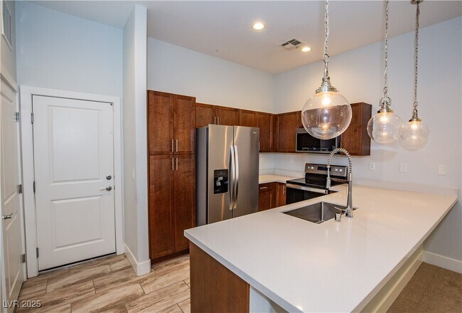 Foto del edificio - 10557 Ridge Glow Ave