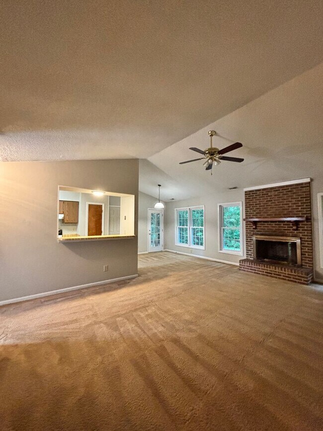 Foto del edificio - 255 Bayberry Ct