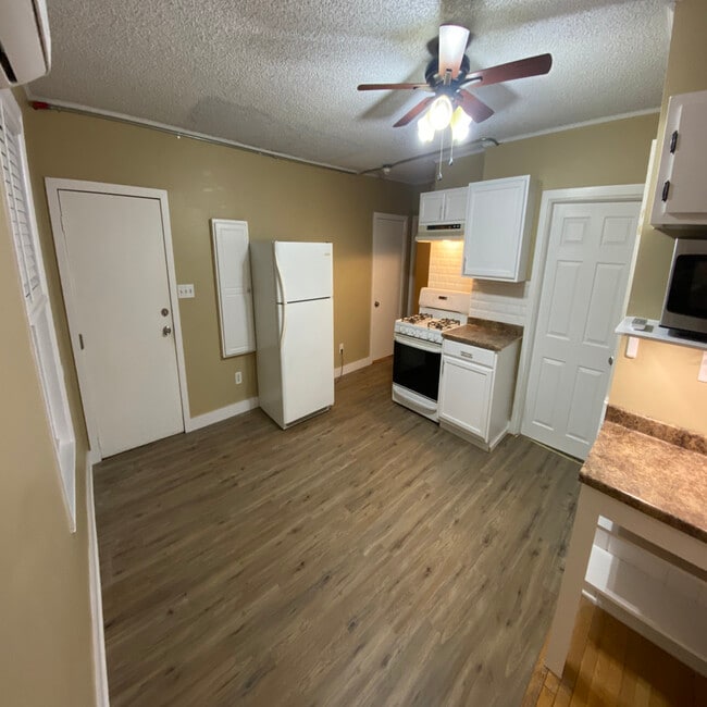 Photo - 166 Newland Ave Apartment