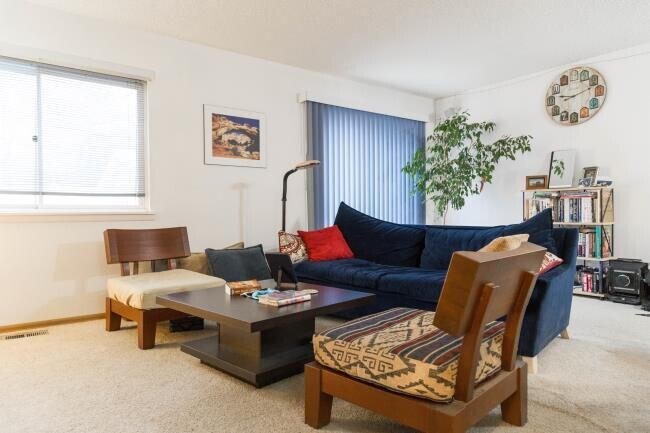 Foto del edificio - 3 Bedroom Corner Unit in Centaur Village W...