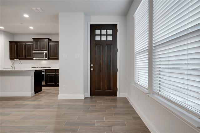 Foto del edificio - 5548 Crawford Dr
