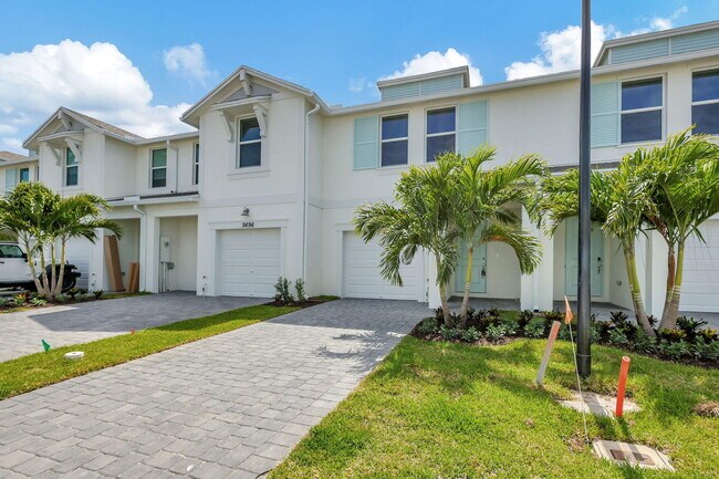 Foto del edificio - 5694 SE Edgewater Cir