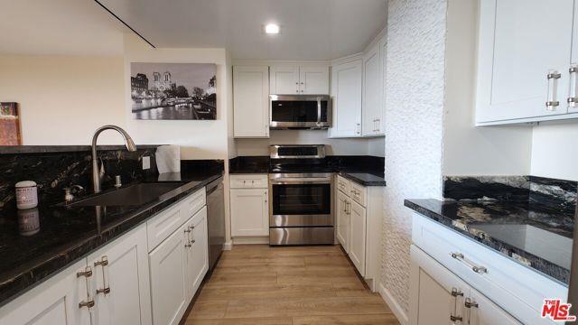 Foto del edificio - 2160 Century Park Ln