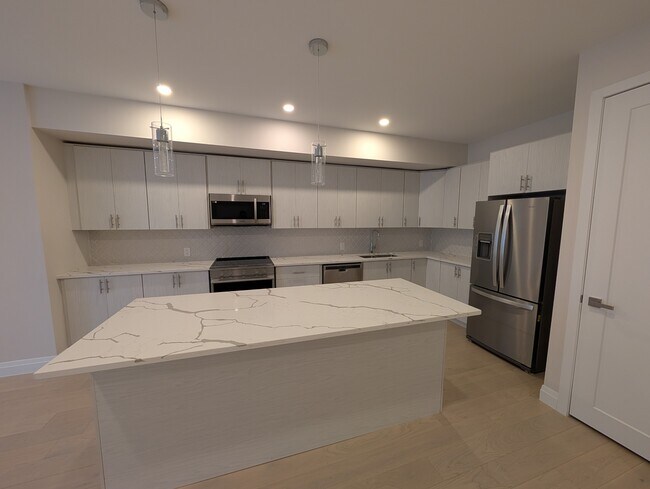 Building Photo - 812 Star Private