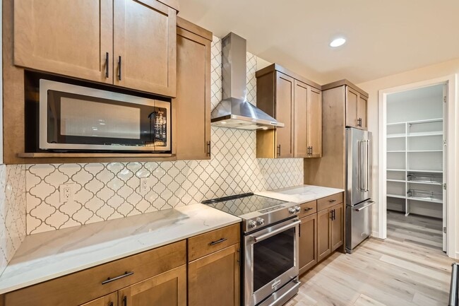 Building Photo - Newly Remodeled 3Bed/3Bath Home in the Hea...