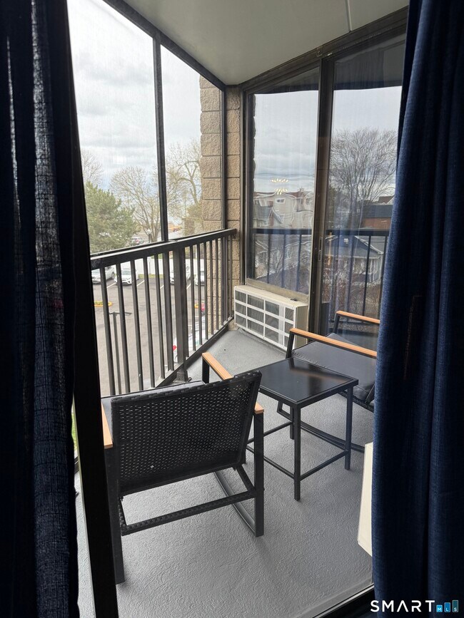 Foto del edificio - 140 Captain Thomas Blvd