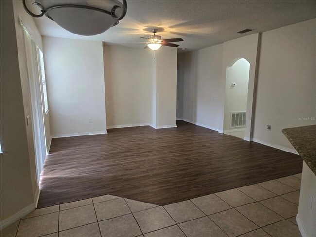Building Photo - 1125 Lascala Dr