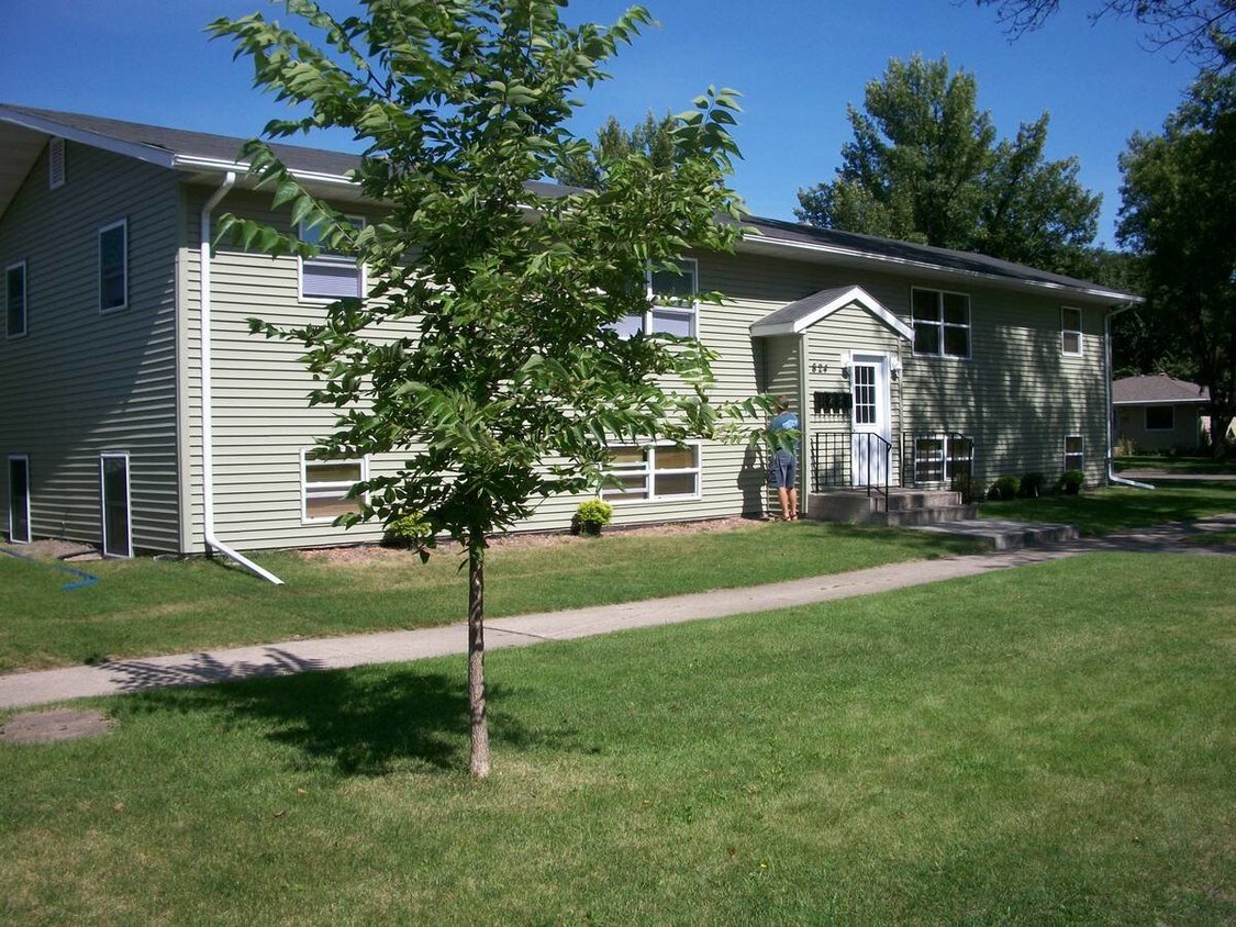 Front lawn - 824 S 10th St
