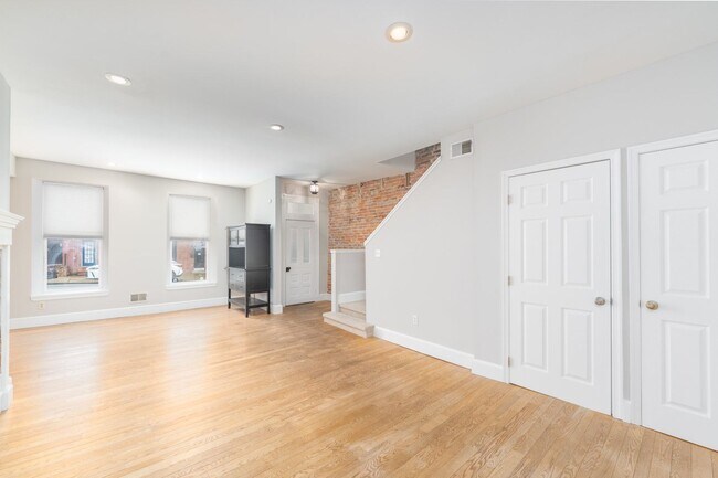 Foto del edificio - 3418 O'Donnell St