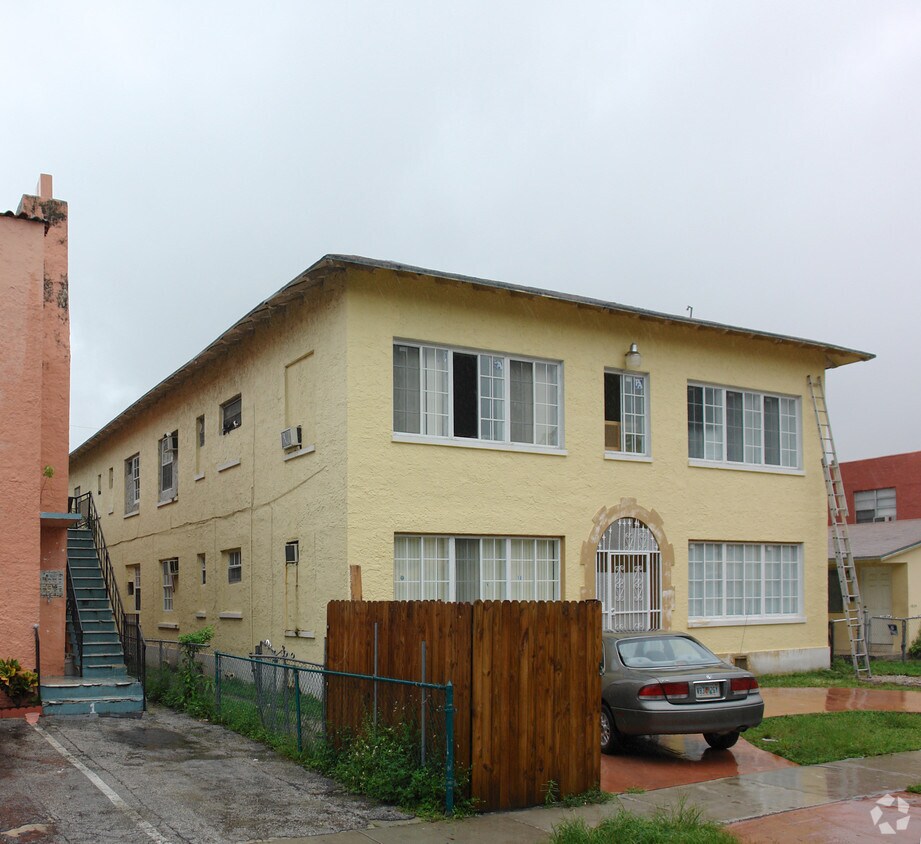 Primary Photo - 1818 SW 9th St
