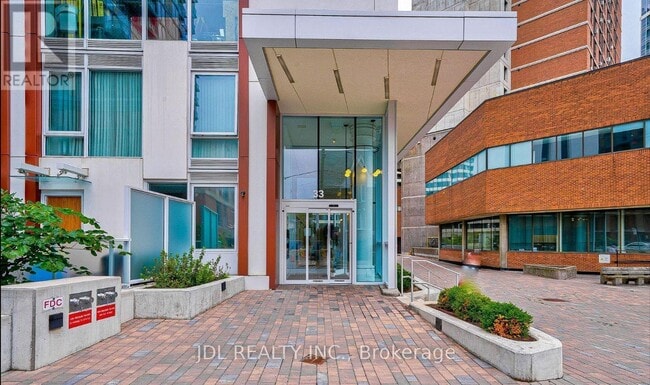 Building Photo - 33 Helendale Ave