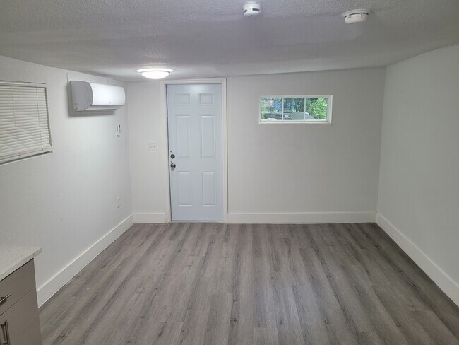 Foto del edificio - 815 S Bay Ave